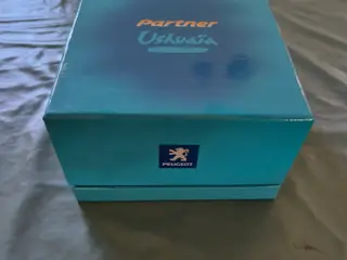 Norev Peugeot Partner Ushuaïa 1:43 – sjælden model