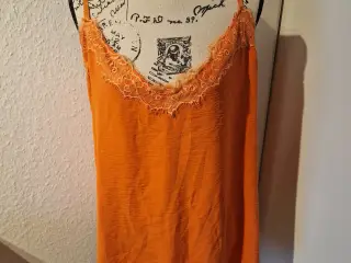Orange top