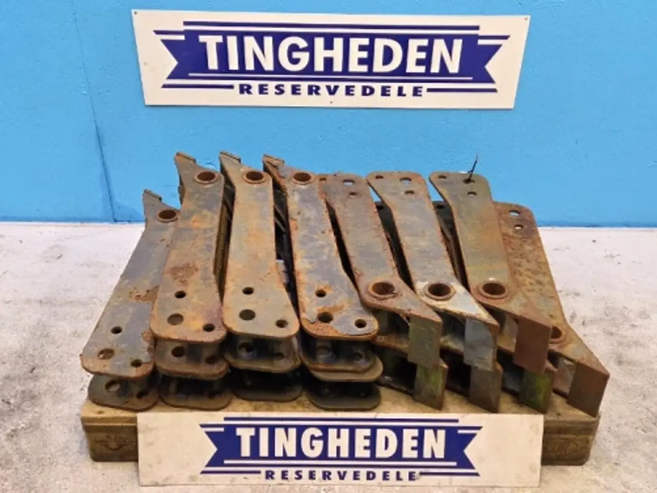 Billede 1 - New Holland B100B Support 87310368 14 Stk