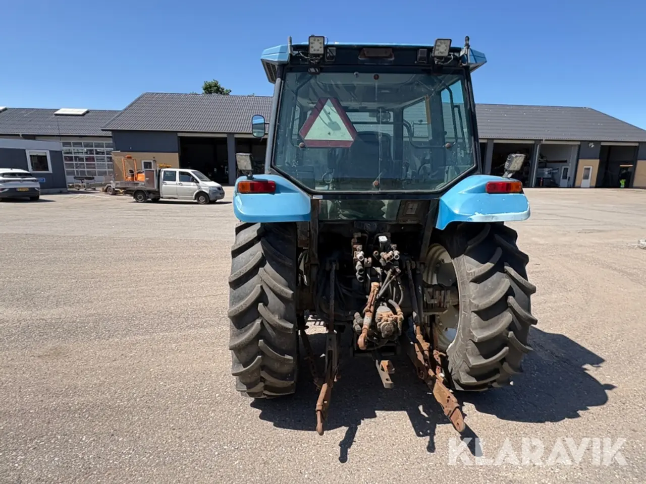Billede 5 - Traktor Ford 6640 med kost og plov
