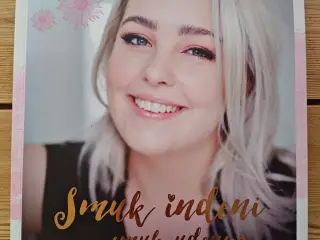 Julia Sofia - Smuk indeni - smuk udenpå BOG