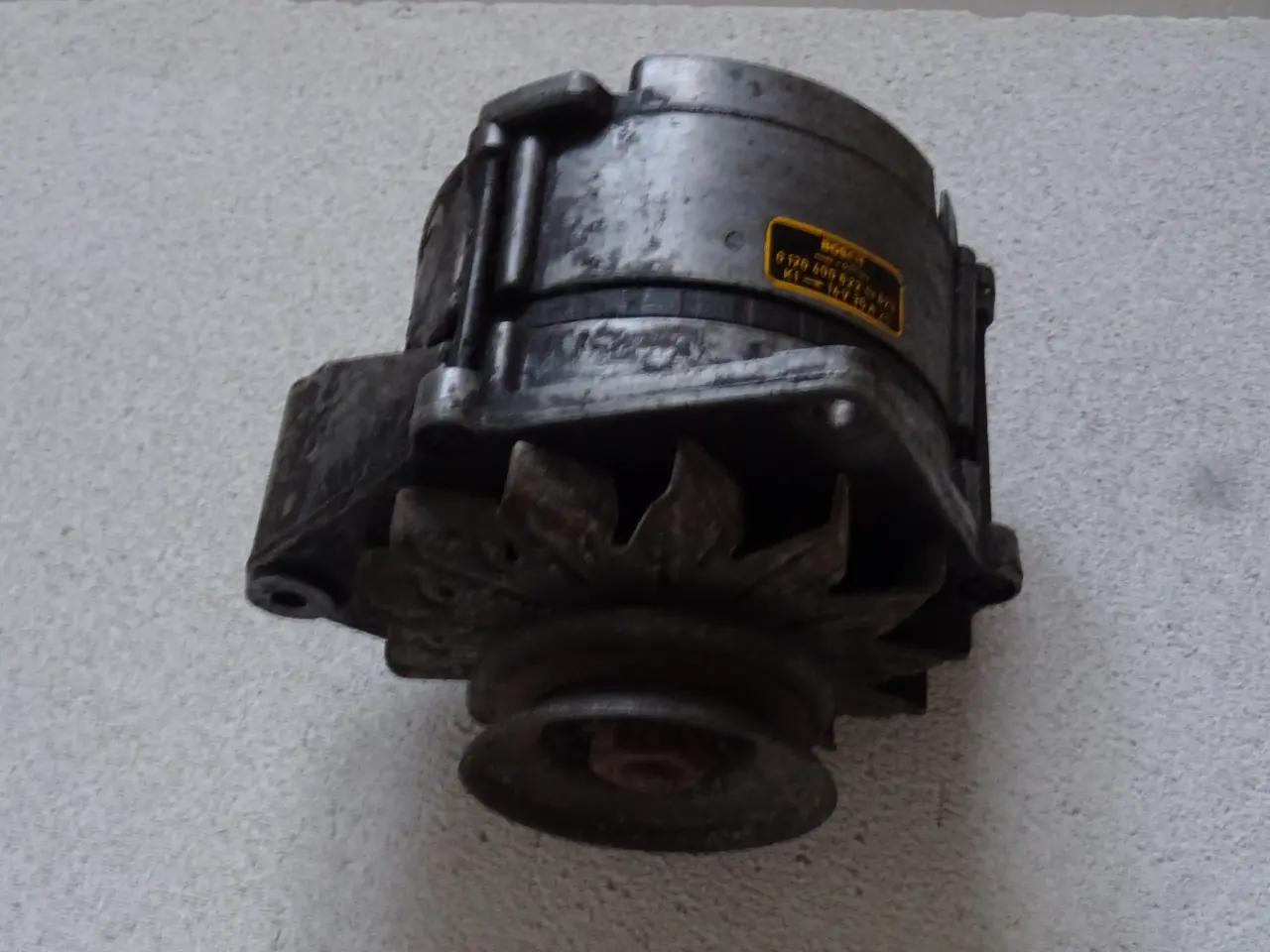 Billede 1 - Generator 14v 35A Bosch til bl.a Ford Taunus 20M