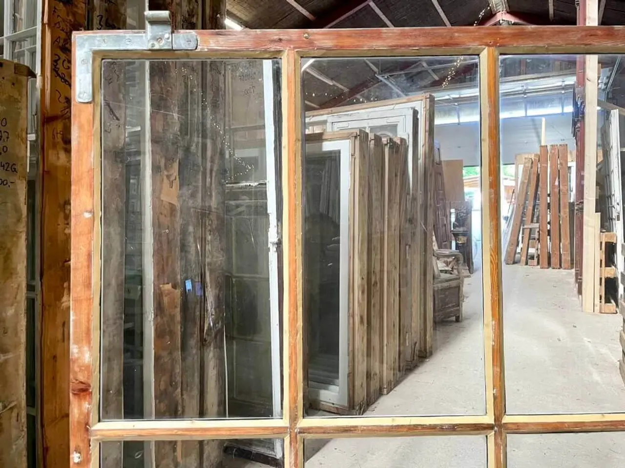 Billede 3 - Klassisk fabriksvindue m. store ruder