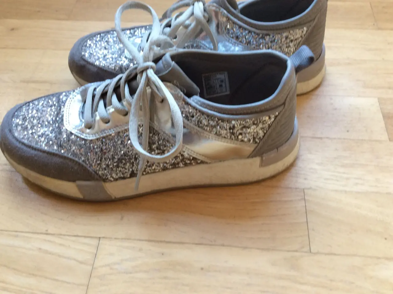 Billede 5 - Sølvglimmer sneakers