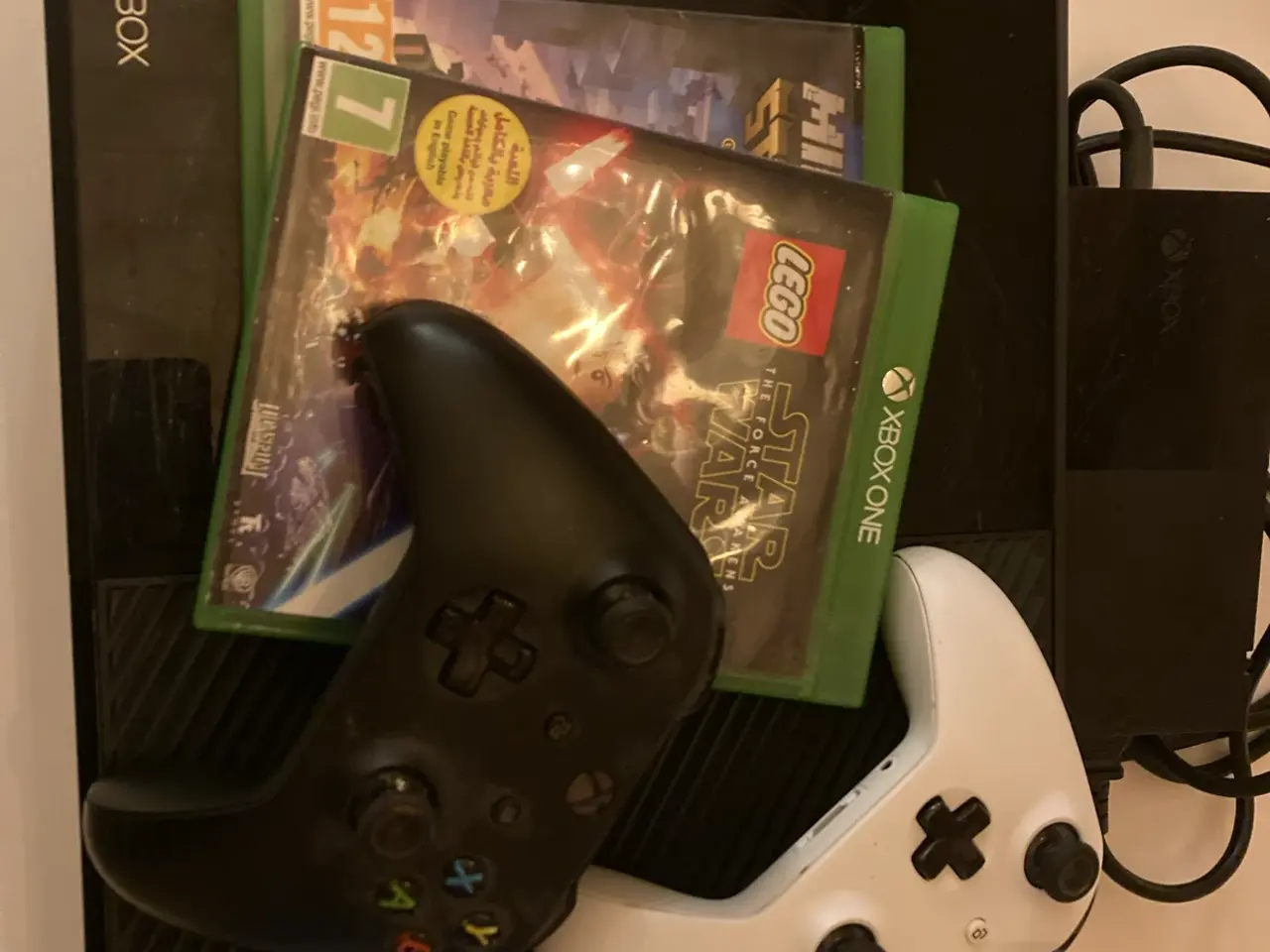 Billede 2 - Xbox One, med 2 spil og 2 controllere BYD