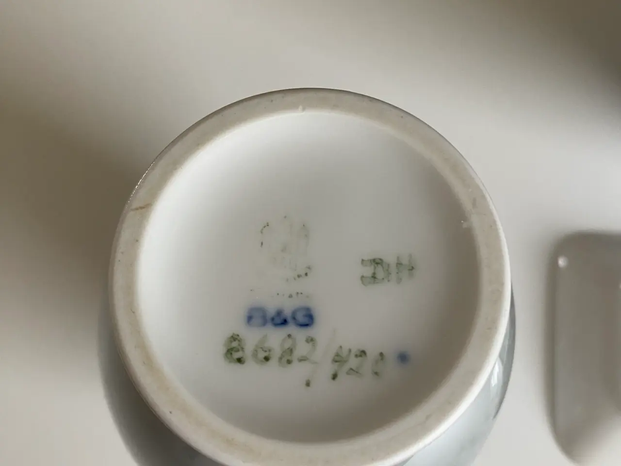 Billede 4 - Bing og Grøndahl vase med nr. 8682/420
