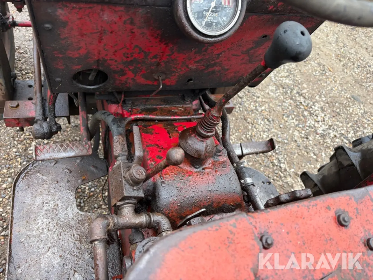 Billede 12 - Veterantraktor IH 275 Diesel - med frontlæsser