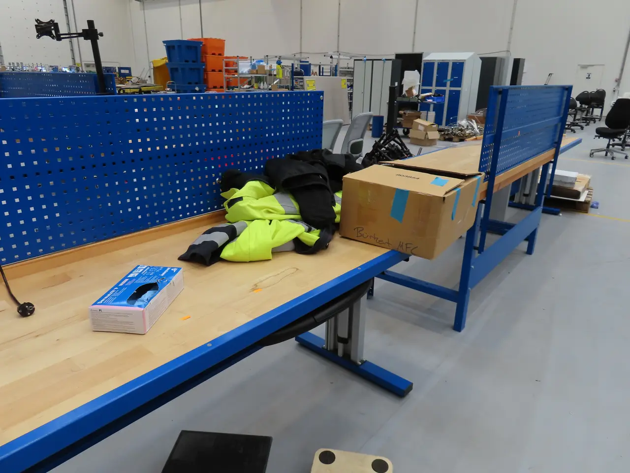 Billede 3 - El. Hæve/sænke arbejdsbord med skruestik RIDGID Junior 140