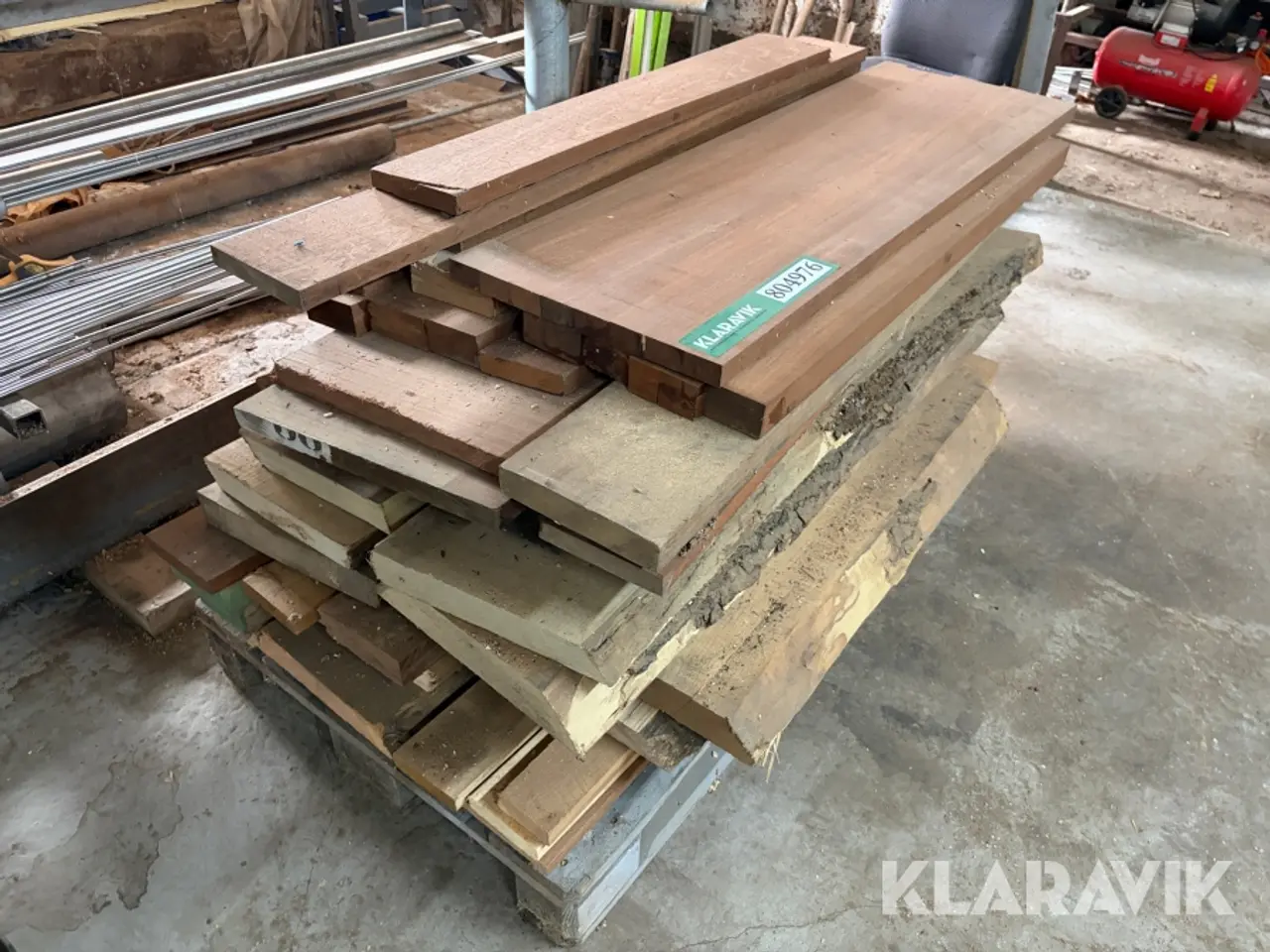 Billede 3 - Lot med blandede planker - Elm og Mahogni 1 palle