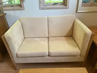 To-personers sofa i microfiber