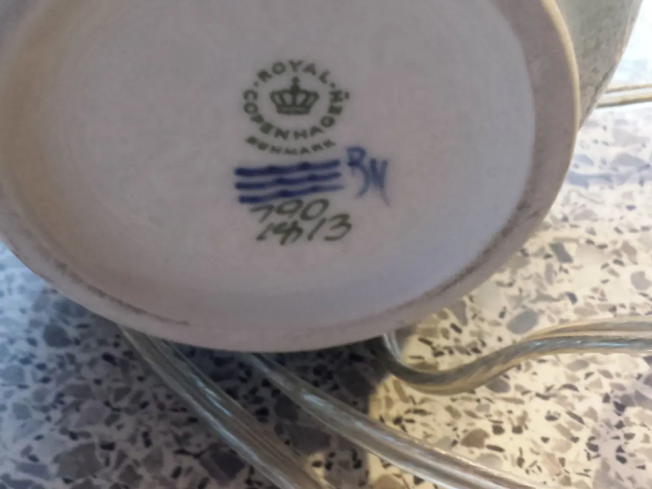 Billede 2 - Kgl. Bordlampe