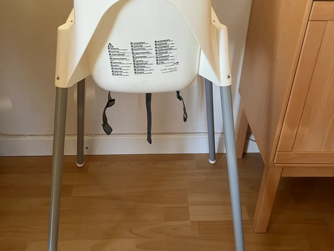 Billede 4 - Høj stol – IKEA.  