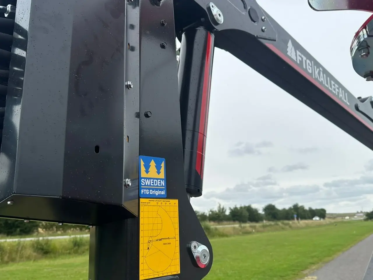 Billede 5 - TP 270 PTO K med FTG 6,3m kran med fjernbetjent joystick.