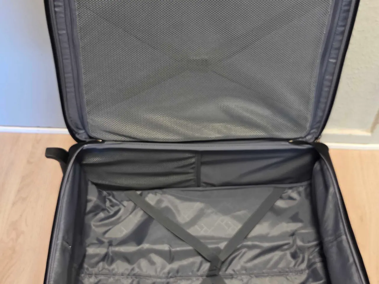 Billede 4 - Kuffer Samsonite 25-30x46x65 Som ny
