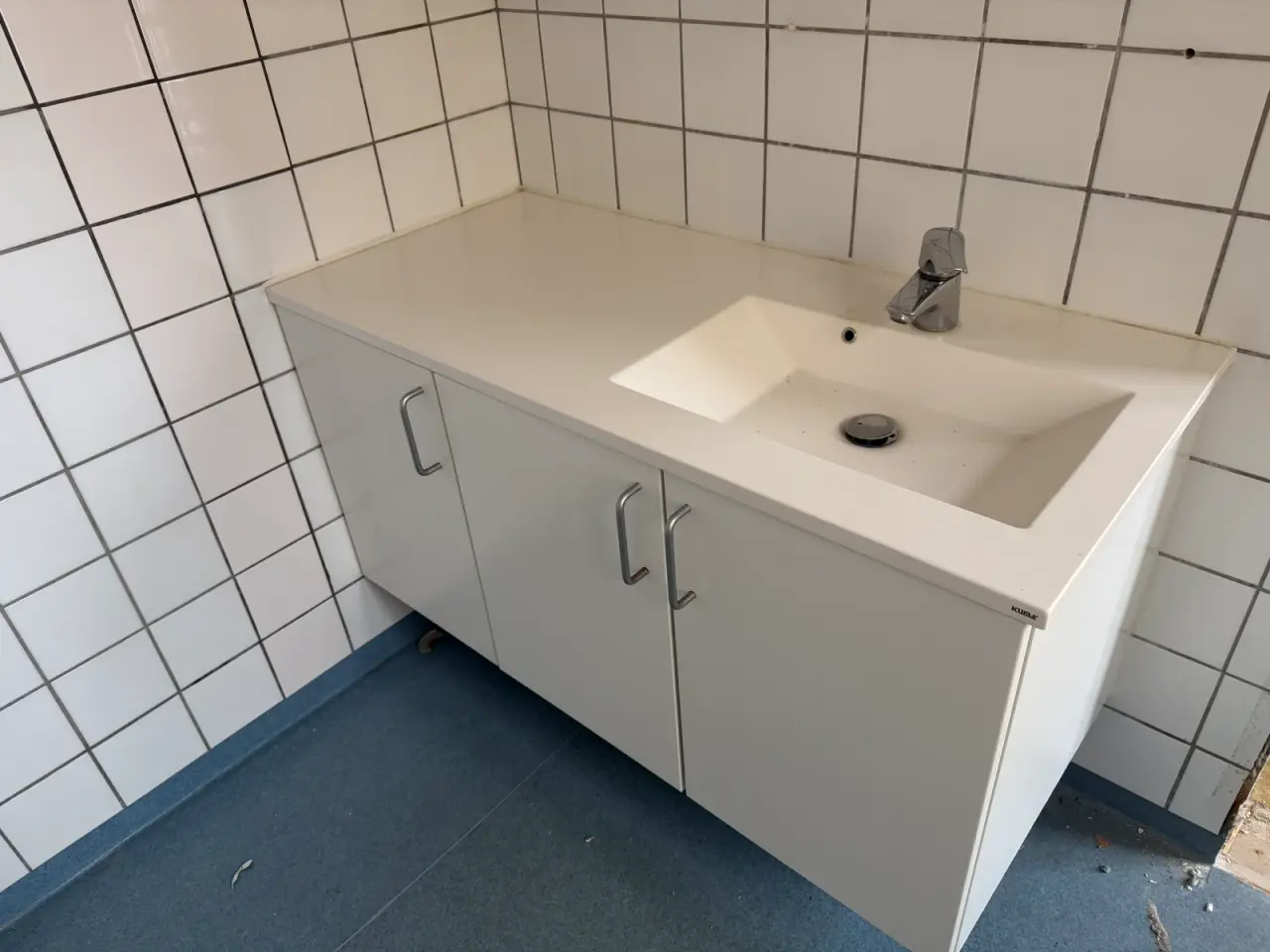 Billede 1 - Badeværelsesmøbel
