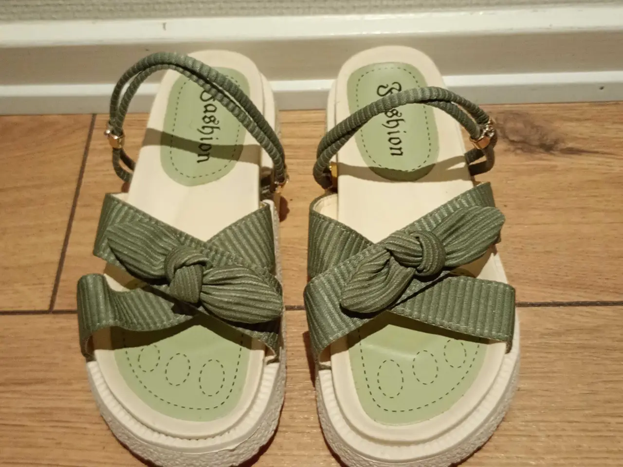 Billede 1 - Fine damesandaler, FASHION, str. 38. Aldrig brugt.