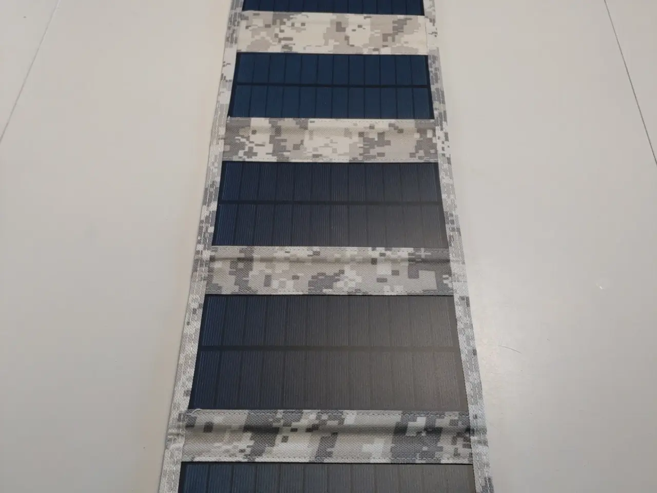 Billede 2 - Solcelleoplader foldbart