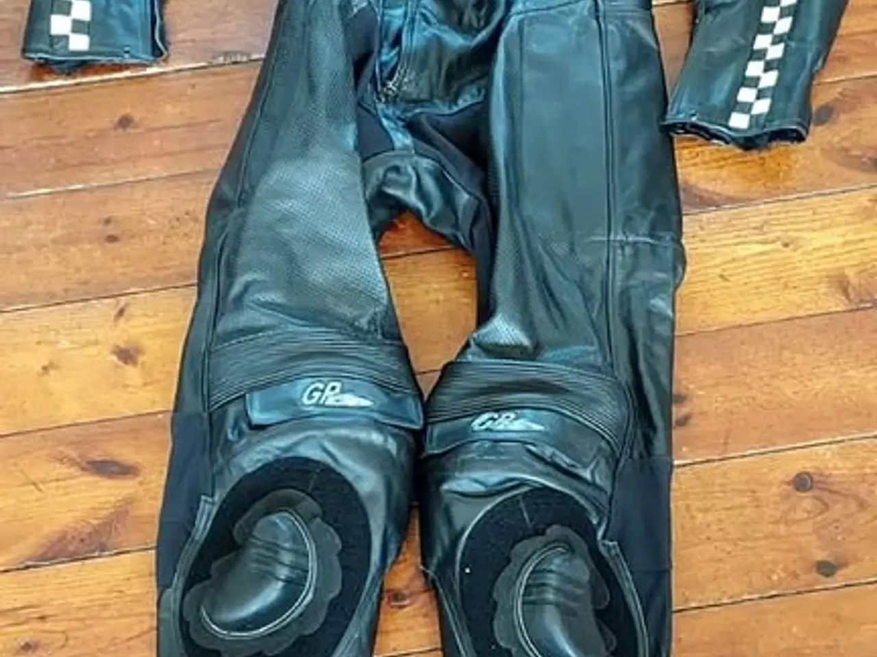 Billede 1 - Læderdragt med beskyttelse