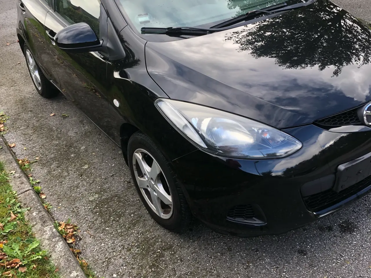 Billede 1 - Fin Mazda 2 1.3fra 2009 med træk