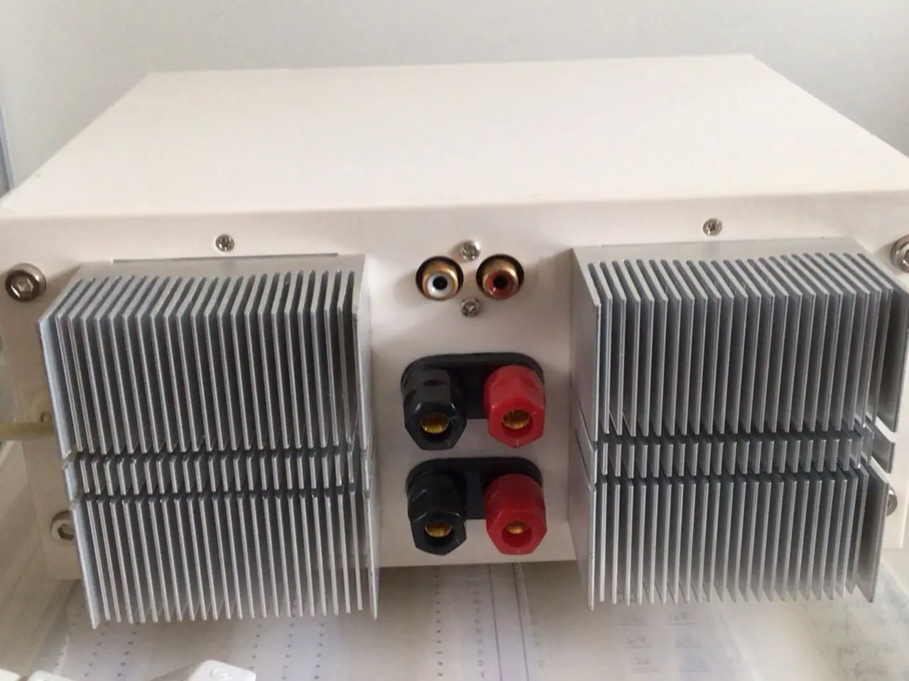 Billede 2 - Forstærker med to små højtalere 2x20watt