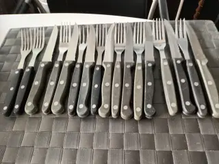 Dejligt Grillbestik 9 Knive & 9 Gafler