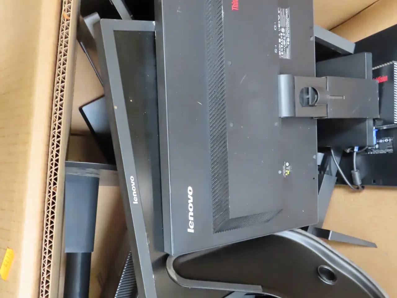 Billede 3 - 10 stk. Computerskærme bl.a. LENOVO