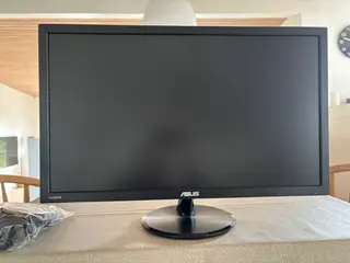 ASUS, computerskærm sælges 