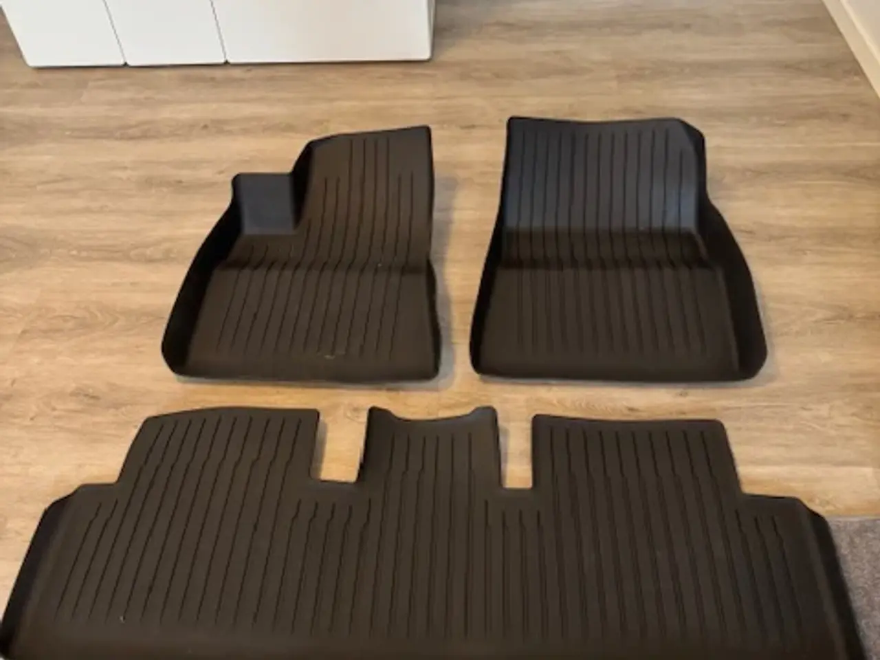 Billede 1 - Originale vintermåtter til Teslar model 3