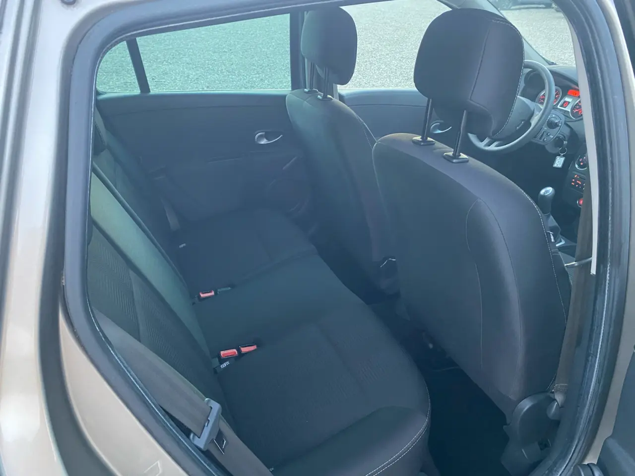 Billede 13 - Velholdt Clio st.car