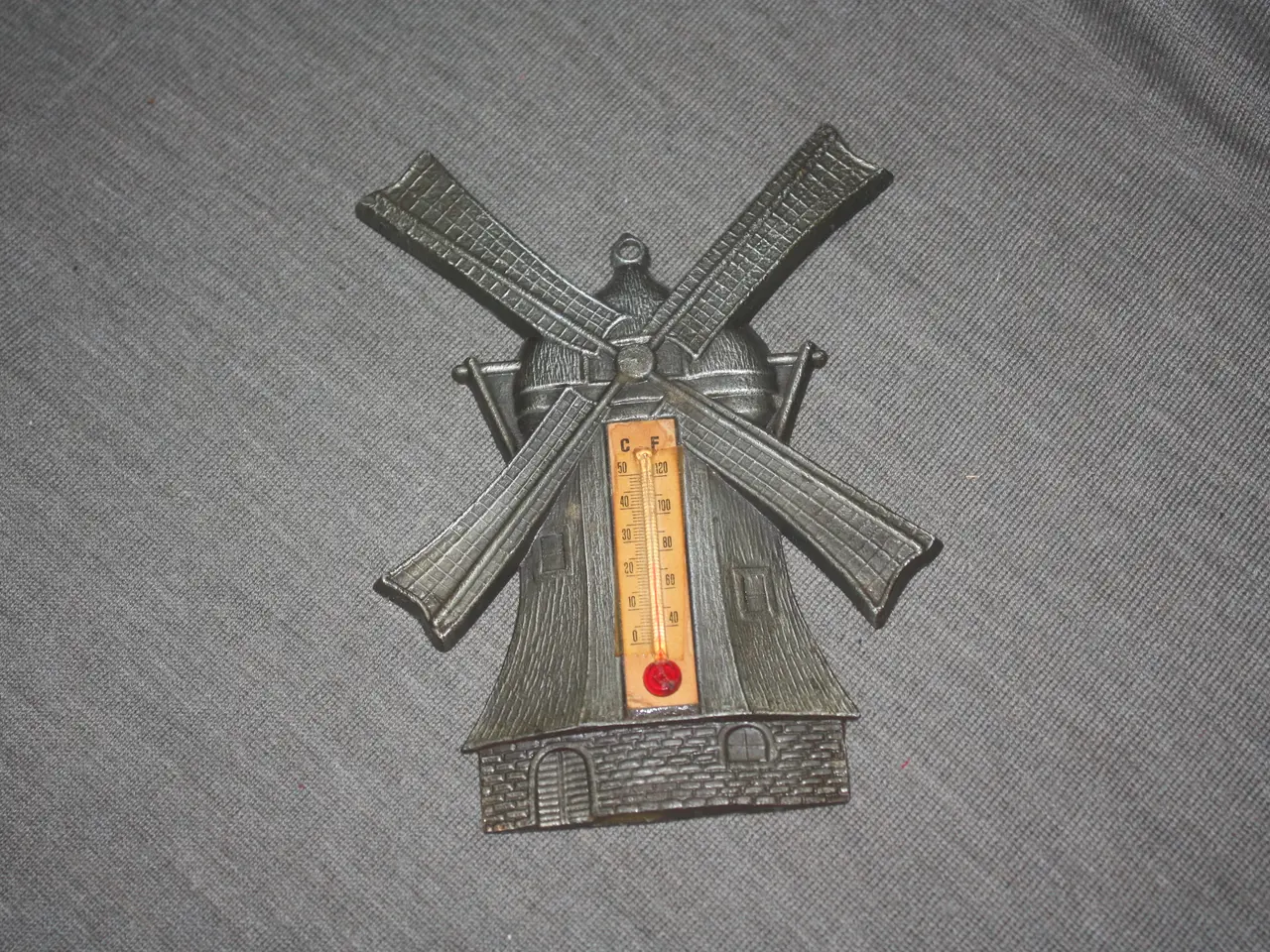 Billede 1 - Væg termometer i form af vindmølle i metal 14 cm