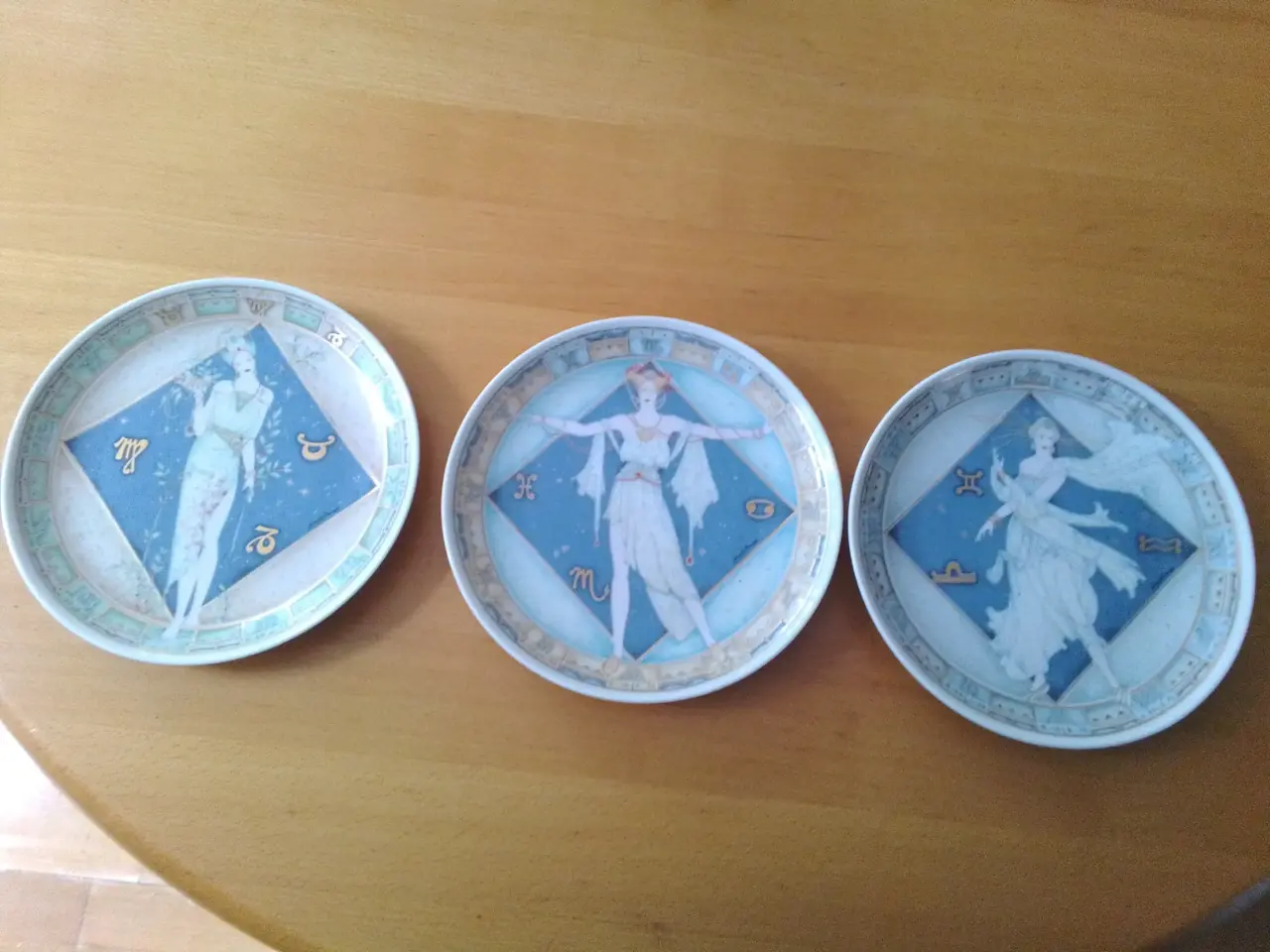 Billede 1 - 3 platter med stjernetegn