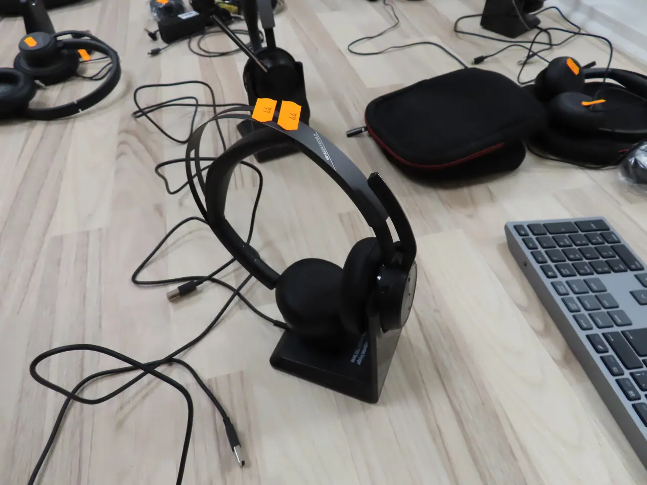 Billede 1 - Headset VOYAGER FOCUS 2