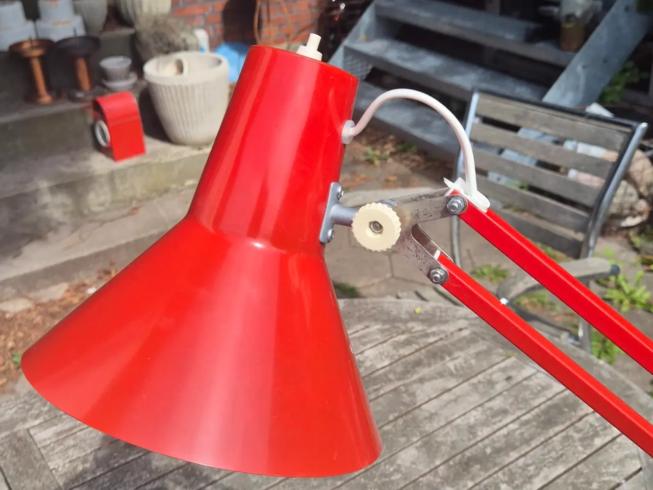 Billede 5 - Velholdt rød arkitektlampe i klassisk dansk design