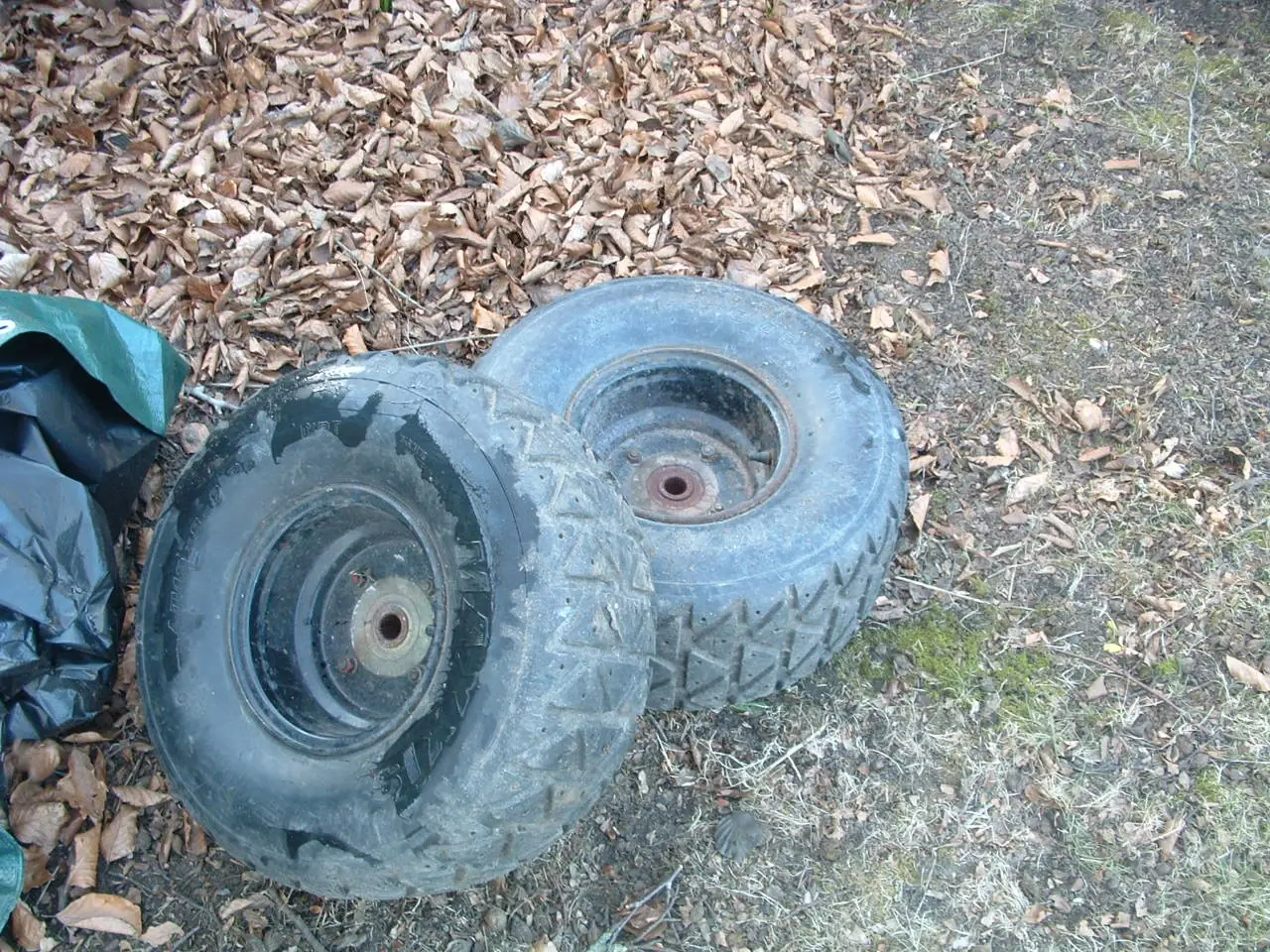 Billede 1 - 2 atv hjul holder luft og med nav