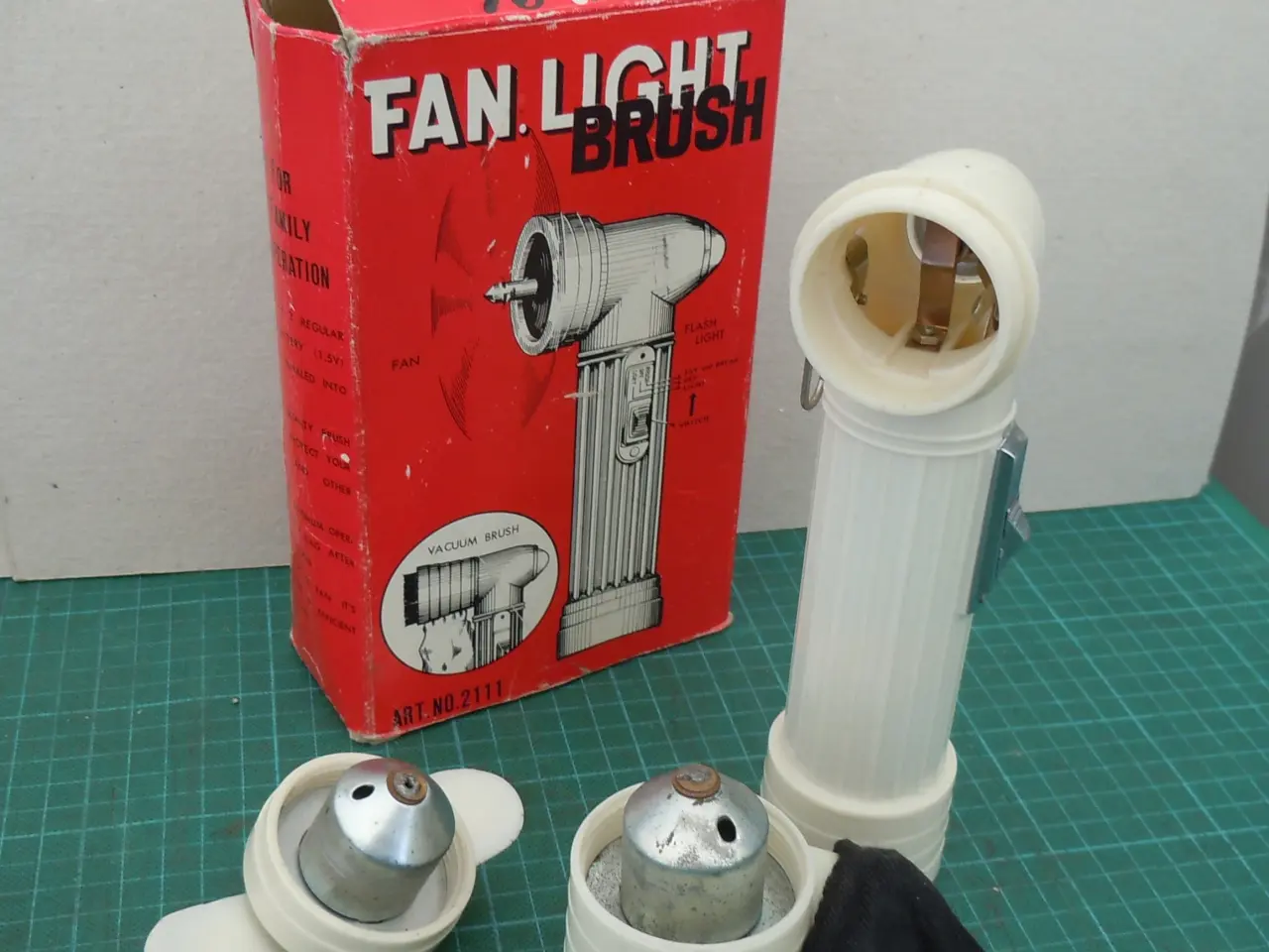 Billede 5 - Vintage lygte, ventilator og støvsuger i et.1959