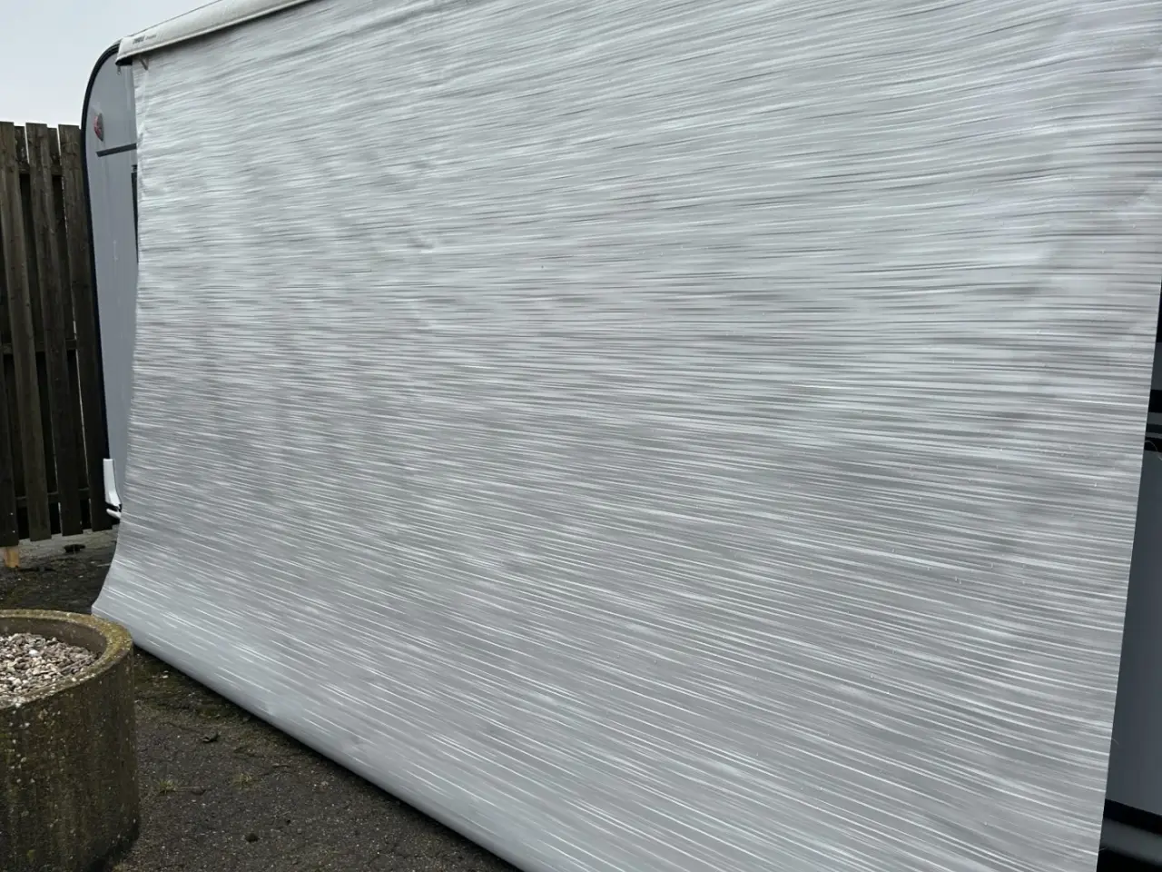 Billede 4 - Flot Thule posemarkise 4,25 m x 2,5 m med 2 sider