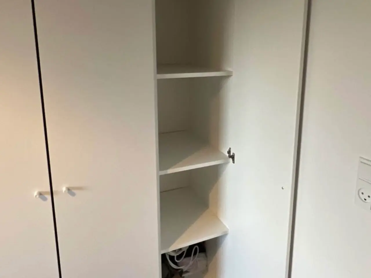 Billede 3 - Kleppstad garderobeskab fra IKEA 