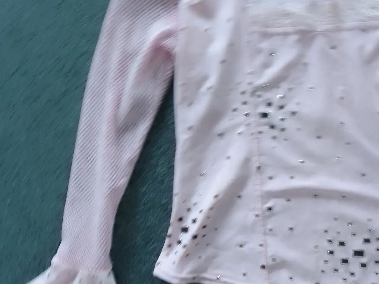 Billede 3 - Yndig bluse i sart rosa
