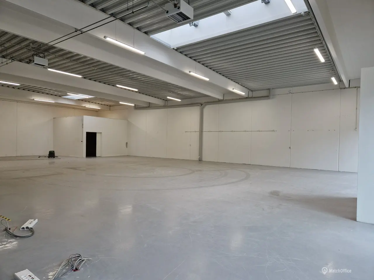 Billede 5 - Synligt beliggende butik/showroom med moderne faciliteter og fri parkering