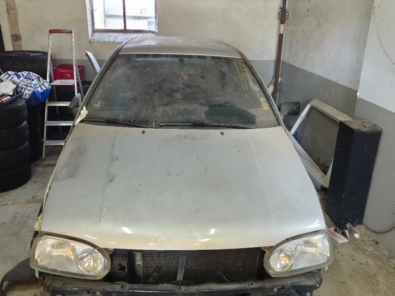 Billede 2 - VW Golf 3 1.8 (ABS) 1992 – Projekt / reservedelsbi