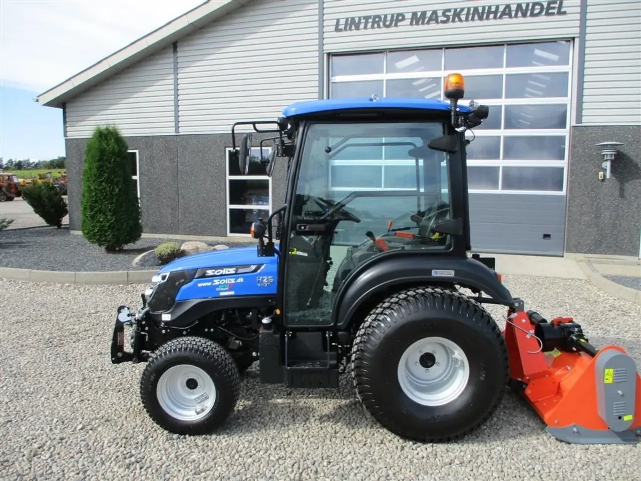 Billede 3 - Solis 26 HST Med kabine, Turf dæk og frontlift samt frontPTO