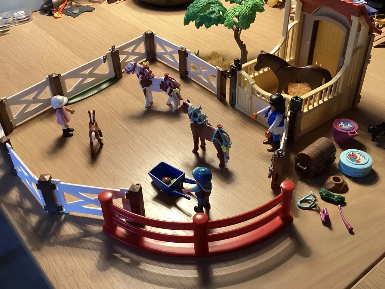 Billede 7 - Lidt fra en rideskole i Playmobil