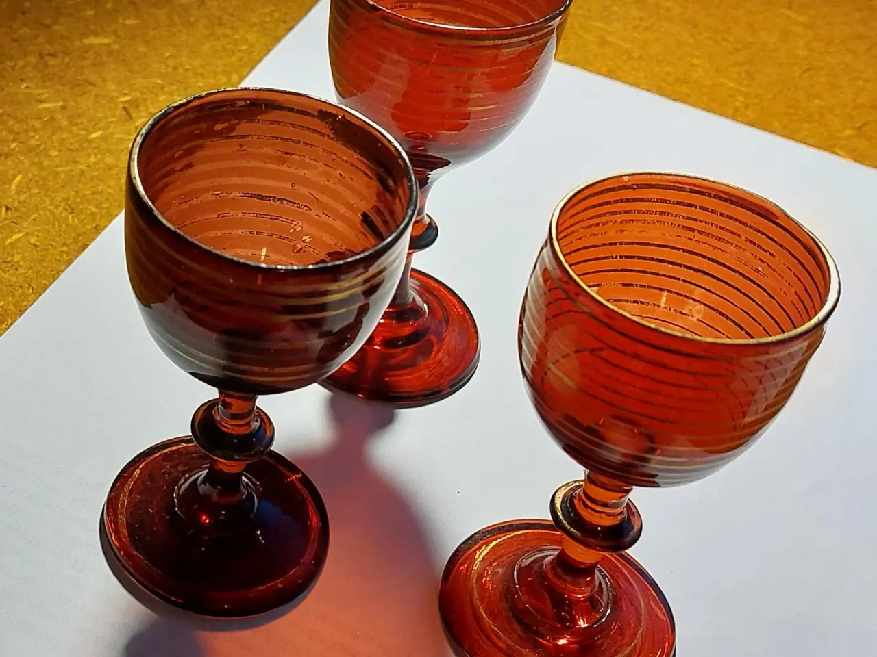 Billede 1 - RUBINRØDE GLAS - midten af 1800 tal  (samlet pris)