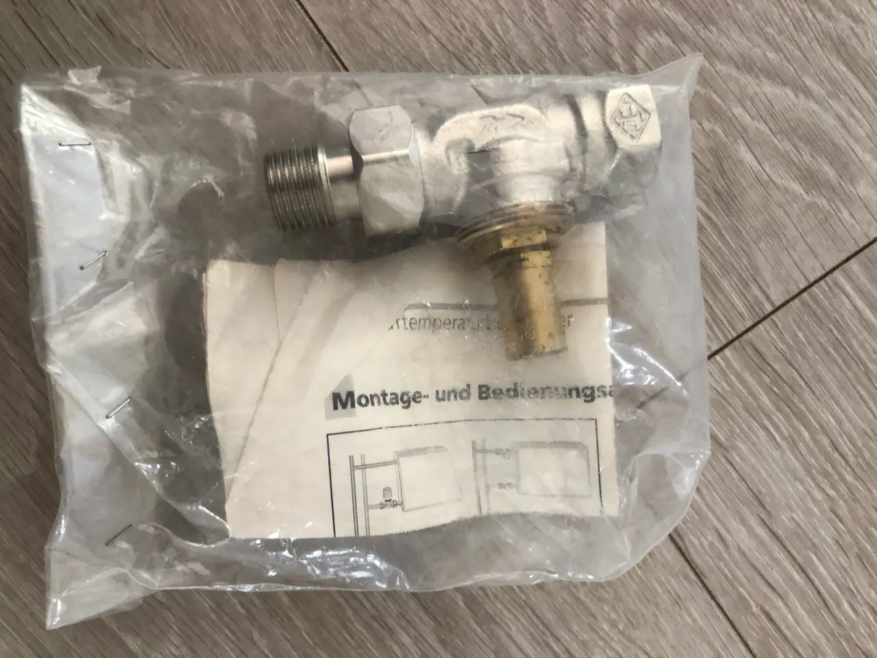 Billede 2 - Nyt Danfoss radiatorsæt – 1/2" Vinkel+Returkobling