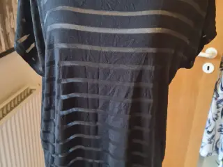 Sort top/T-shirt str xl 42-44 Ellos