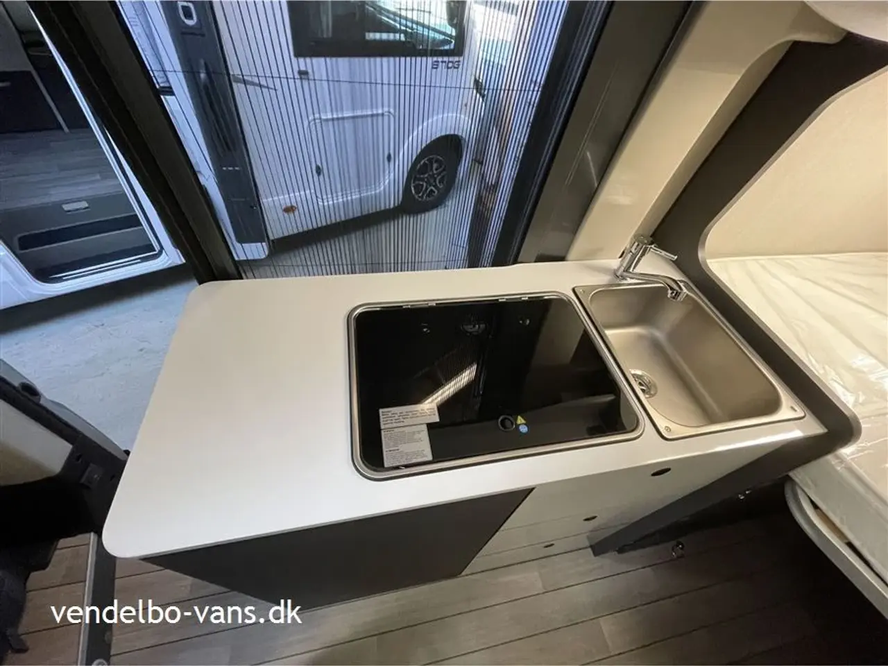 Billede 9 - 2026 - McLouis Menfys Van 1 KUN 541 cm