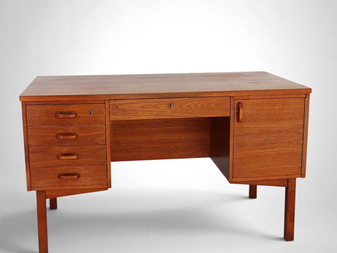 Billede 3 - Teakskrivebord med skab og hylder – 1960’erne