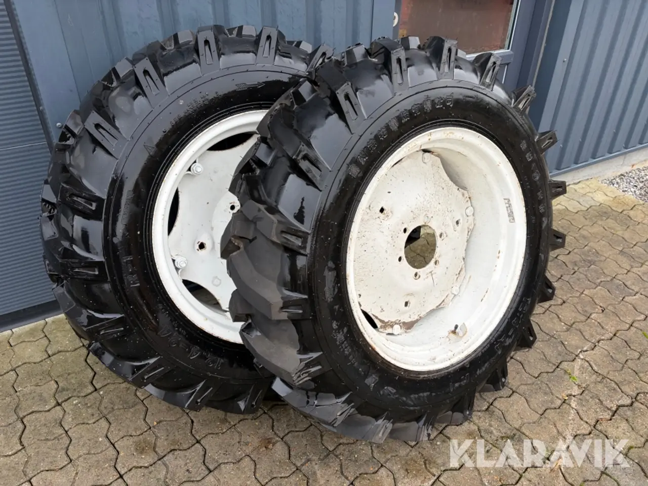 Billede 2 - Kompakttraktor dæk 2 styk 12.4-24