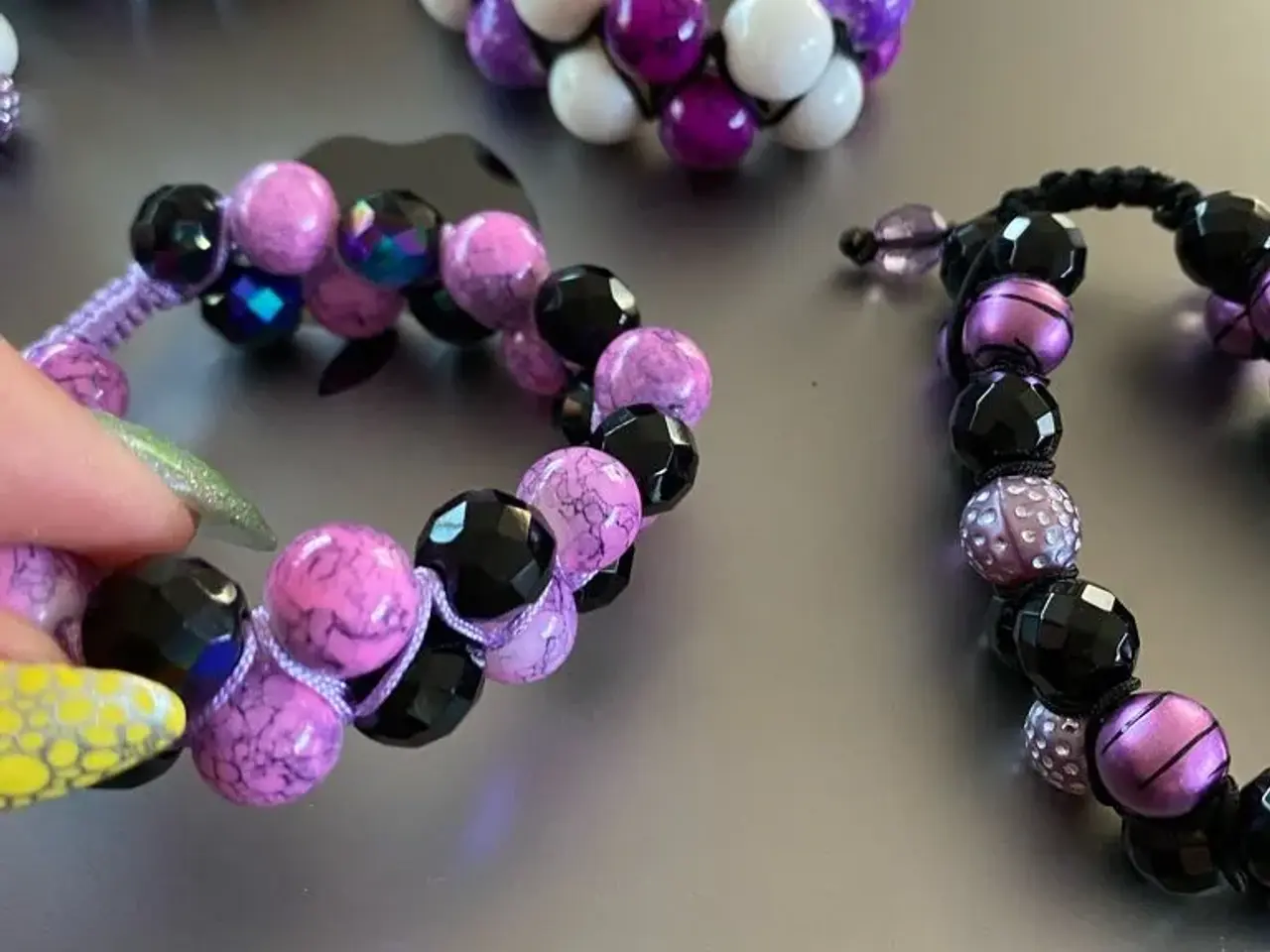 Billede 3 - Nye knyttede armbånd