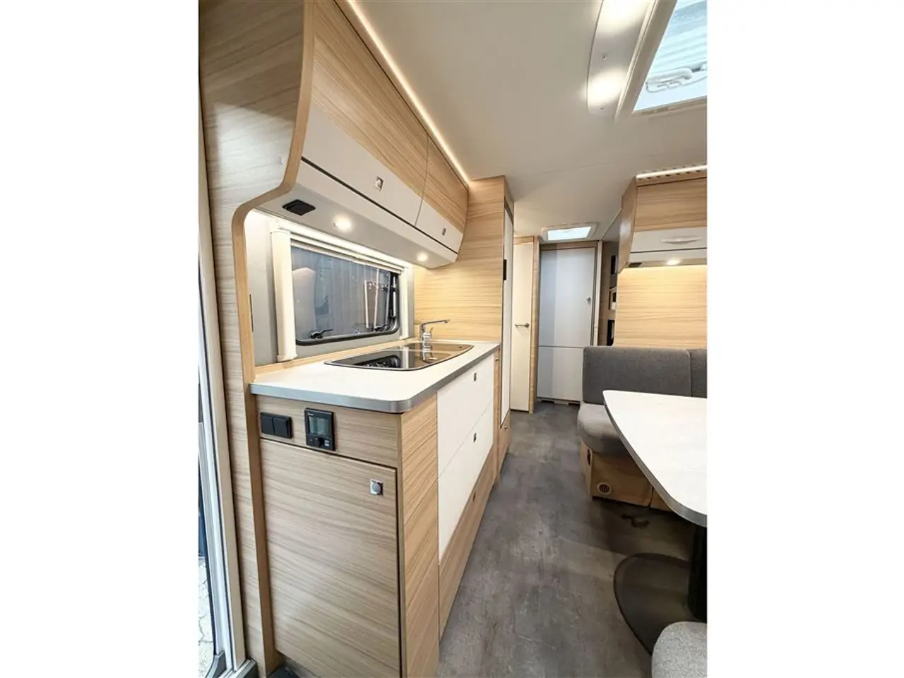 Billede 10 - 2022 - Dethleffs Camper 540 QMK D-Line   Dobbeltseng-Køjer-Gulvtemp.-Mover-Aircon-Telt